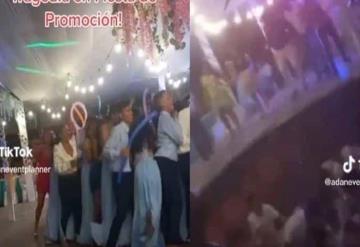 Jóvenes caen dentro de un socavón que se generó mientras bailaban en su fiesta de graduación en Perú 