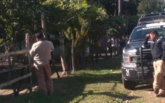 Habitantes de la colonia el Tigre de Villa El Triunfo, denuncian presunto maltrato hacia una persona de la tercera edad