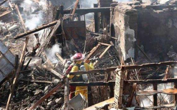 Explosión en almacén de pirotecnia clandestina, deja un muerto y más de 40 heridos en Perú