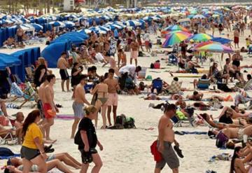 Miami Beach prohibirá fumar en sus playas y parques a partir de 2023