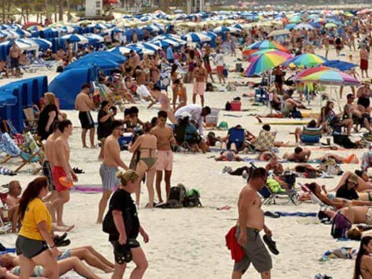 Miami Beach prohibirá fumar en sus playas y parques a partir de 2023 Miami Beach prohibirá fumar en sus playas y parques a partir de 2023