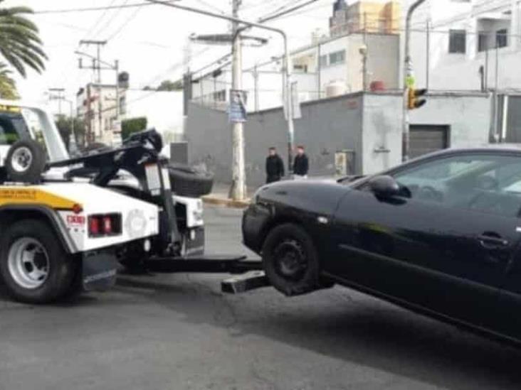 Recuperan vehículo negro usado en atentado contra Ciro Gómez Leyva Recuperan vehículo negro usado en atentado contra Ciro Gómez Leyva