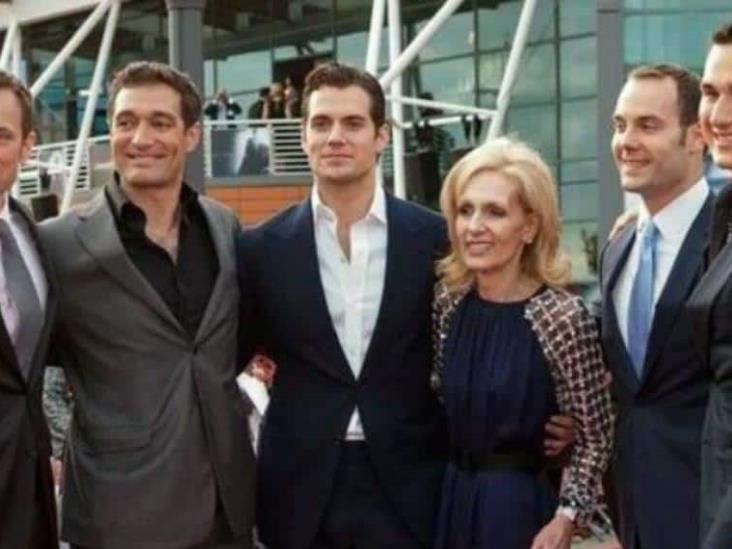 Henry Cavill: Ellos son los 4 hermanos del hombre más guapo del 2022 Henry Cavill: Ellos son los 4 hermanos del hombre más guapo del 2022
