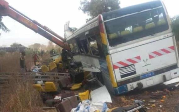 Choque entre 2 autobuses en Senegal deja 40 muertos