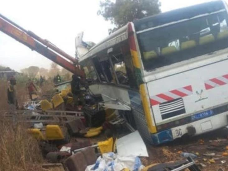 Choque entre 2 autobuses en Senegal deja 40 muertos Choque entre 2 autobuses en Senegal deja 40 muertos