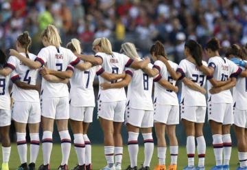 Cuatro entrenadores de futbol femenino en Estados Unidos, suspendidos de por vida por abusos