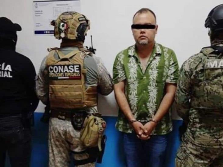 Detienen en Cancún a maestro que abusó de 14 niñas en Baja California Detienen en Cancún a maestro que abusó de 14 niñas en Baja California