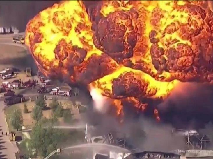 Reportan masivo incendio en planta química en Illinois, Estados Unidos Reportan masivo incendio en planta química en Illinois, Estados Unidos