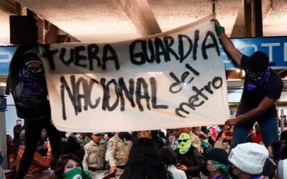 Feministas realizan destrozos en estación de Bellas Artes; protestan por presencia de Guardia Nacional