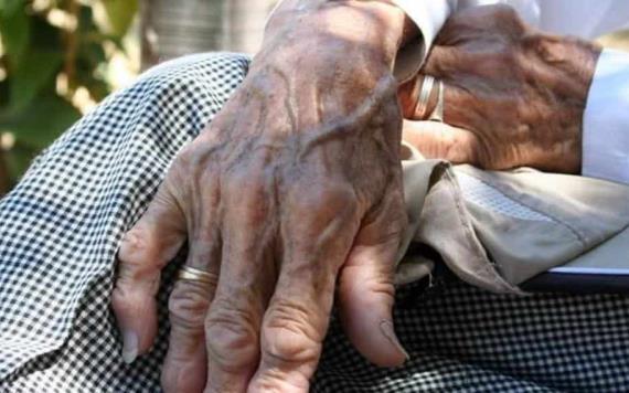 En Guadalajara abuelita de 73 años fue abandonada y encerrada en su casa