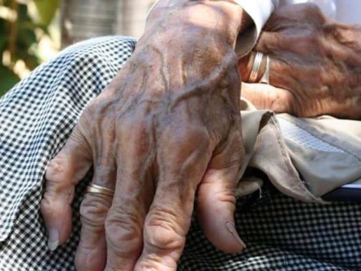 En Guadalajara abuelita de 73 años fue abandonada y encerrada en su casa En Guadalajara abuelita de 73 años fue abandonada y encerrada en su casa
