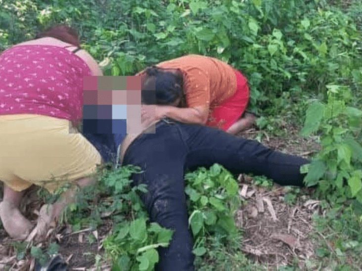 Ladrones asesinan y despojan a joven de su motocicleta Ladrones asesinan y despojan a joven de su motocicleta