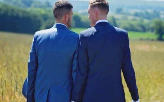 Sí pero no: Iglesia de Inglaterra acepta bendecir a las parejas gays pero no casarlas