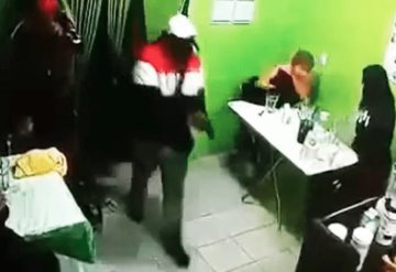 VIDEO: Asaltan con pistola a club de Herbalife con puras mujeres dentro en Chimalhuacán