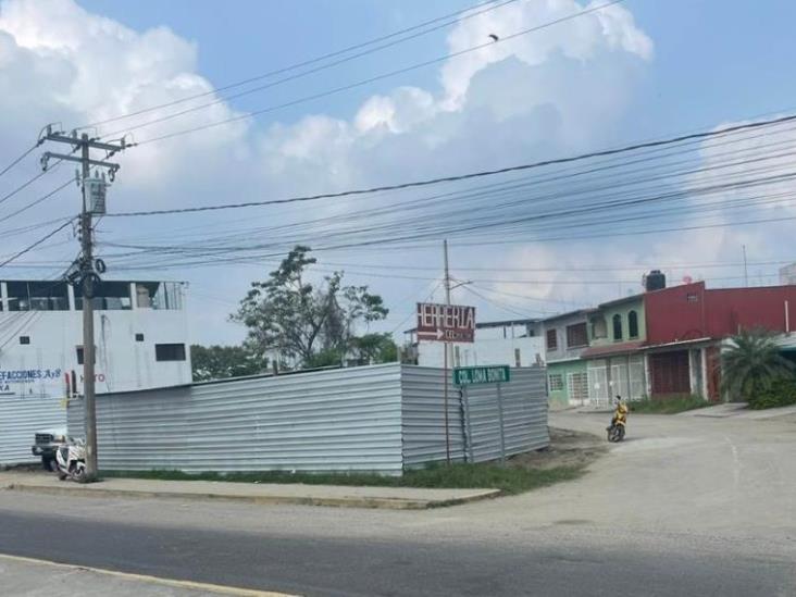 Gasolinera pone en riesgo a niños y estudiantes en Cunduacán Gasolinera pone en riesgo a niños y estudiantes en Cunduacán