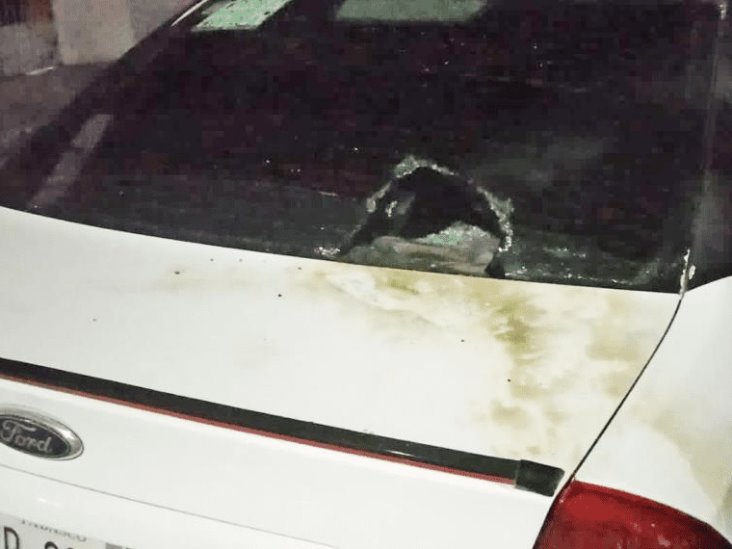 Lanzan bomba molotov a vehículo de funcionario de Seguridad Pública en Jonuta Lanzan bomba molotov a vehículo de funcionario de Seguridad Pública en Jonuta