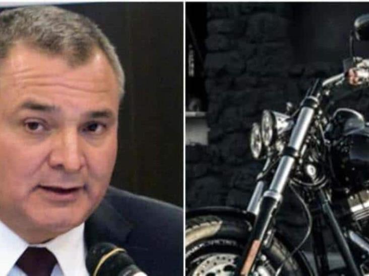 Arturo Beltrán Leyva le regaló una Harley Davidson a García Luna: El Grande Arturo Beltrán Leyva le regaló una Harley Davidson a García Luna: El Grande