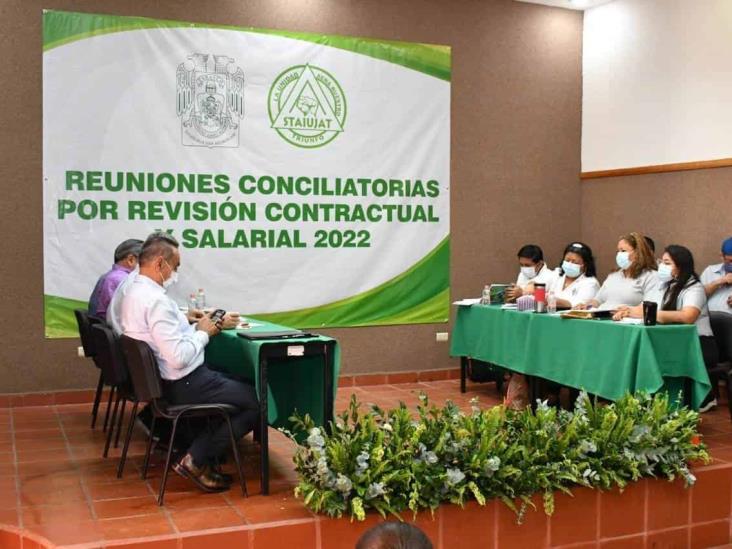 Como respetuosa, seria y responsable calificó el Abogado General de la UJAT la primera reunión extrajudicial conciliatoria Como respetuosa, seria y responsable calificó el Abogado General de la UJAT la primera reunión extrajudicial conciliatoria