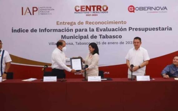Yolanda Osuna Huerta, recibió reconocimiento de primer lugar, transparencia y rendición de cuentas