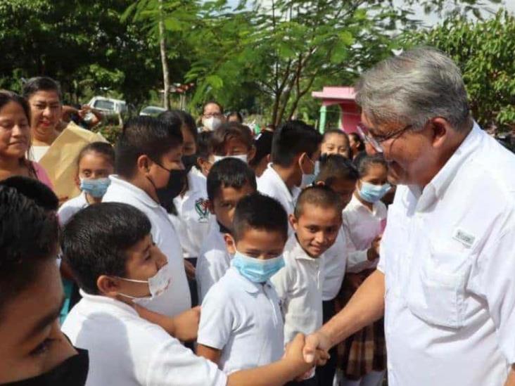 El presidente Municipal de Comalcalco inauguró la cancha de usos múltiples El presidente Municipal de Comalcalco inauguró la cancha de usos múltiples