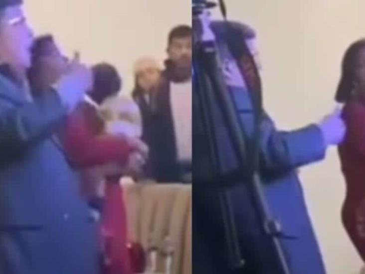 Pastor de iglesia cristiana se enoja y corre a los feligreses por no dar el diezmo Pastor de iglesia cristiana se enoja y corre a los feligreses por no dar el diezmo