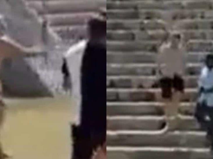 ¡Otra vez! Turista sube a pirámide de Kulukán en Chichen Itzá; lo bajan y lo reciben a palazos ¡Otra vez! Turista sube a pirámide de Kulukán en Chichen Itzá; lo bajan y lo reciben a palazos