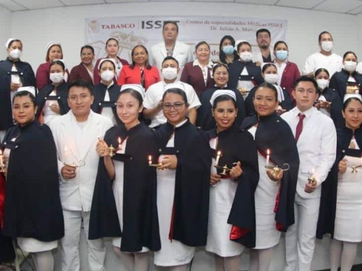 Estudiantes de Enfermería de la UJAT culminaron su Servicio Social en el ISSET Estudiantes de Enfermería de la UJAT culminaron su Servicio Social en el ISSET