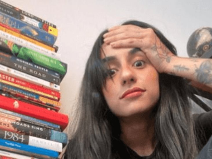 La Mars presume los 58 libros que leyó en el 2022, se burlan de ella La Mars presume los 58 libros que leyó en el 2022, se burlan de ella