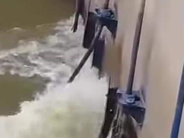 SOS en Boca de San Gerónimo: rota una cortina Compuerta Hidráulica SOS en Boca de San Gerónimo: rota una cortina Compuerta Hidráulica