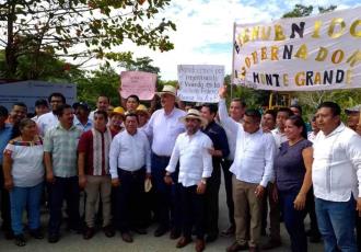 El gobernador Carlos Manuel Merino inaugura y supervisa obras Sociales en Jonuta