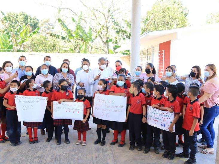 Inaugura Ayuntamiento de Comalcalco aula educativa en primaria de ranchería Oriente 1ra sección Inaugura Ayuntamiento de Comalcalco aula educativa en primaria de ranchería Oriente 1ra sección