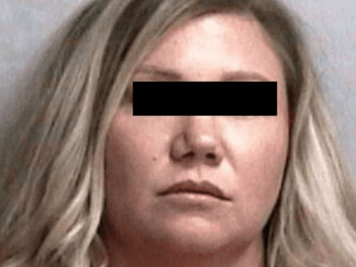 Detienen a maestra que tenía relaciones con estudiante menor en un cementerio Detienen a maestra que tenía relaciones con estudiante menor en un cementerio