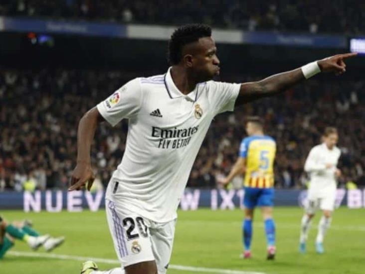 Real Madrid vence al Valencia y no se aleja del liderato Real Madrid vence al Valencia y no se aleja del liderato
