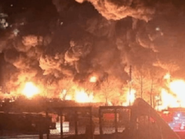 Se descarrila tren de 50 vagones en Ohio y provoca un enorme incendio Se descarrila tren de 50 vagones en Ohio y provoca un enorme incendio