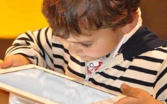 Avanza miopía infantil por uso de dispositivos electrónicos