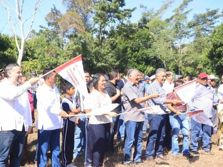 Comalcalco inicia programa de mecanización agrícola y apoyo con insumos para la producción de maíz Comalcalco inicia programa de mecanización agrícola y apoyo con insumos para la producción de maíz