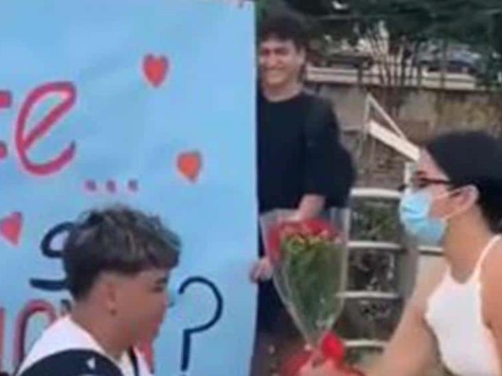 Estudiante se le declara a guapa maestra; su respuesta sorprendió en redes Estudiante se le declara a guapa maestra; su respuesta sorprendió en redes