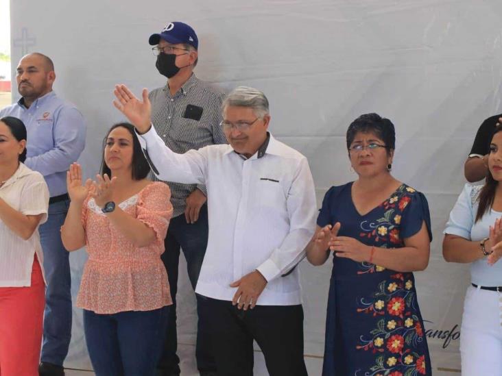 Ayuntamiento de Comalcalco trabaja por la educación y el deporte: inaugura importante obra en escuela telesecundaria de Pino Suárez Ayuntamiento de Comalcalco trabaja por la educación y el deporte: inaugura importante obra en escuela telesecundaria de Pino Suárez