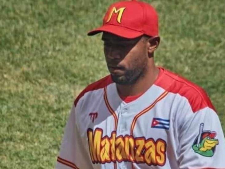 El pitcher cubano Armando Dueñas podría ser el nuevo refuerzo de Olmecas de Tabasco El pitcher cubano Armando Dueñas podría ser el nuevo refuerzo de Olmecas de Tabasco