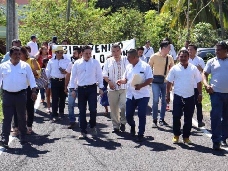Abraham Cano González, hizo entrega de los trabajos de pavimentación de calle en benéfico de los habitantes del ejido Morelos Piedra tercera sección Abraham Cano González, hizo entrega de los trabajos de pavimentación de calle en benéfico de los habitantes del ejido Morelos Piedra tercera sección