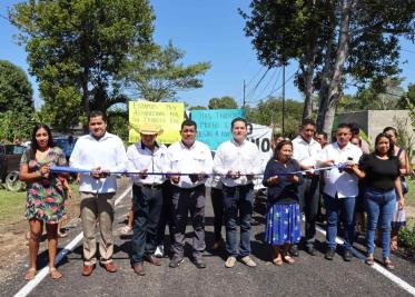 Abraham Cano González, hizo entrega de los trabajos de pavimentación de calle en benéfico de los habitantes del ejido Morelos Piedra tercera sección