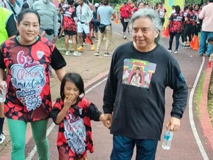 Apadrina el Dr. Wong la carrera por el AMOR y la AMISTAD, el evento celebrado este domingo en el parque "La pólvora" fue un éxito y termina en compromiso de boda. Apadrina el Dr. Wong la carrera por el AMOR y la AMISTAD, el evento celebrado este domingo en el parque "La pólvora" fue un éxito y termina en compromiso de boda.