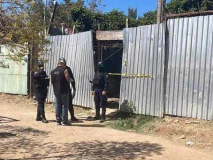 Hombre mata a puñaladas a su esposa y deja herida a su hija de 12 año Hombre mata a puñaladas a su esposa y deja herida a su hija de 12 año