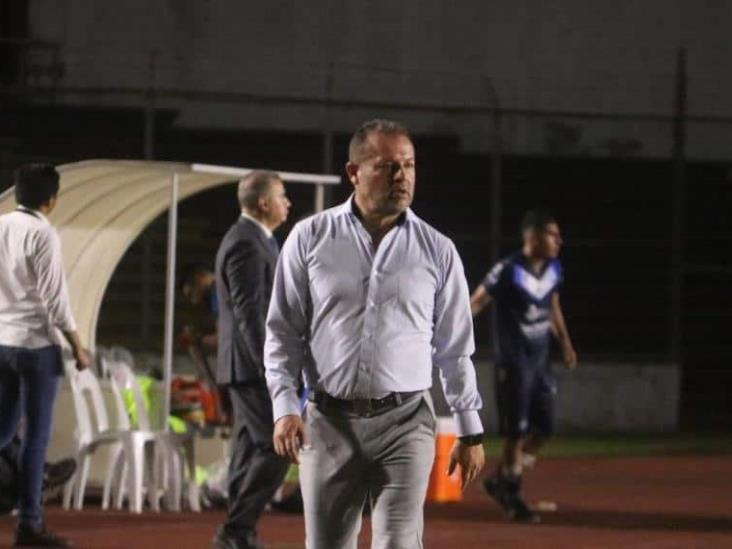 "Furico" y molesto, pero con la consigna de revertir el bache por el que está pasando Pumas Tabasco, es como se encuentra el director técnico Israel Hernández luego de la derrota que sufrieron 1-0 ante Celaya "Furico" y molesto, pero con la consigna de revertir el bache por el que está pasando Pumas Tabasco, es como se encuentra el director técnico Israel Hernández luego de la derrota que sufrieron 1-0 ante Celaya
