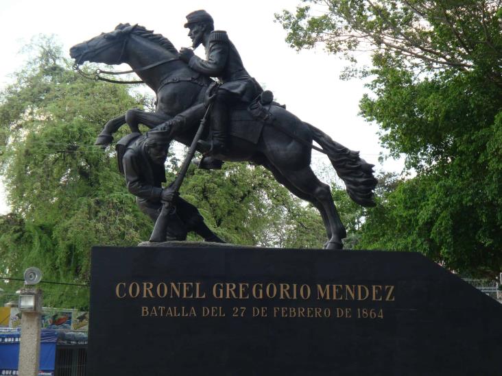"Al enemigo que huye, puente de plata" "Al enemigo que huye, puente de plata"