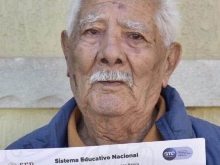 Adulto mayor termina la primaria a sus 92 años en Guanajuato Adulto mayor termina la primaria a sus 92 años en Guanajuato