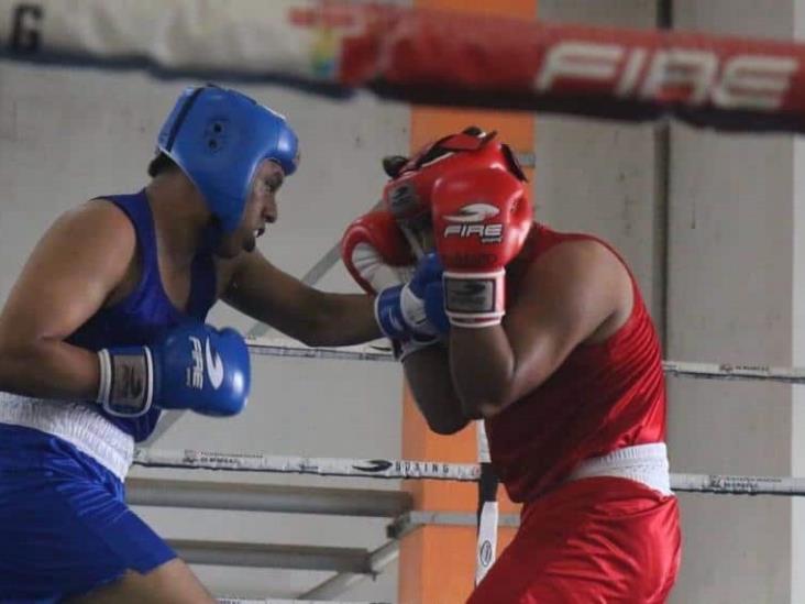 Trepidantes combates se vivieron en las finales del estatal de boxeo rumbo a los Juegos Nacionales CONADE 2023. Trepidantes combates se vivieron en las finales del estatal de boxeo rumbo a los Juegos Nacionales CONADE 2023.
