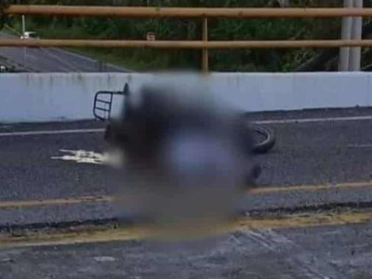 Motociclista se enredó entre cable y murió electrocutado Motociclista se enredó entre cable y murió electrocutado