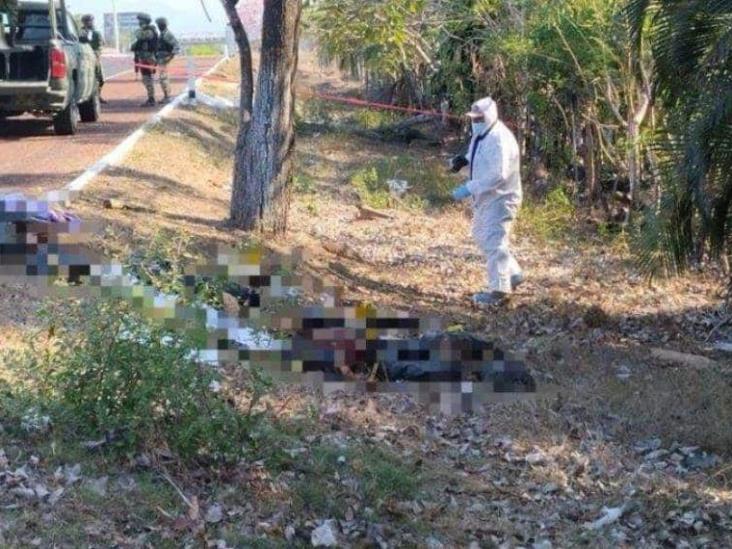 Hallan cuerpos desmembrados de cuatro hombres en autopista de Acapulco Hallan cuerpos desmembrados de cuatro hombres en autopista de Acapulco