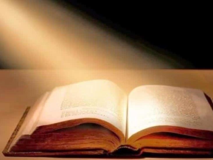Abren debate para referirse a Dios como "Él", "Ella" o "Elle" Abren debate para referirse a Dios como "Él", "Ella" o "Elle"